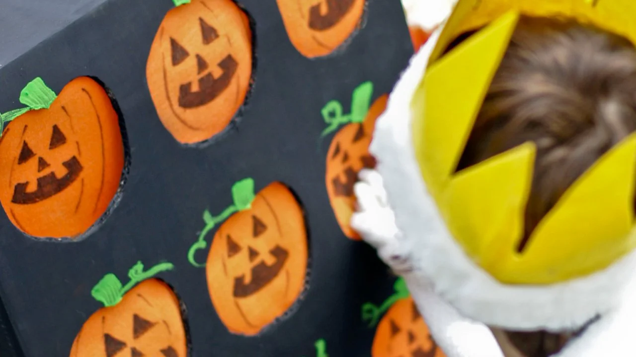 Halloween Party Game: Pumpkin Pickin' | HGTV