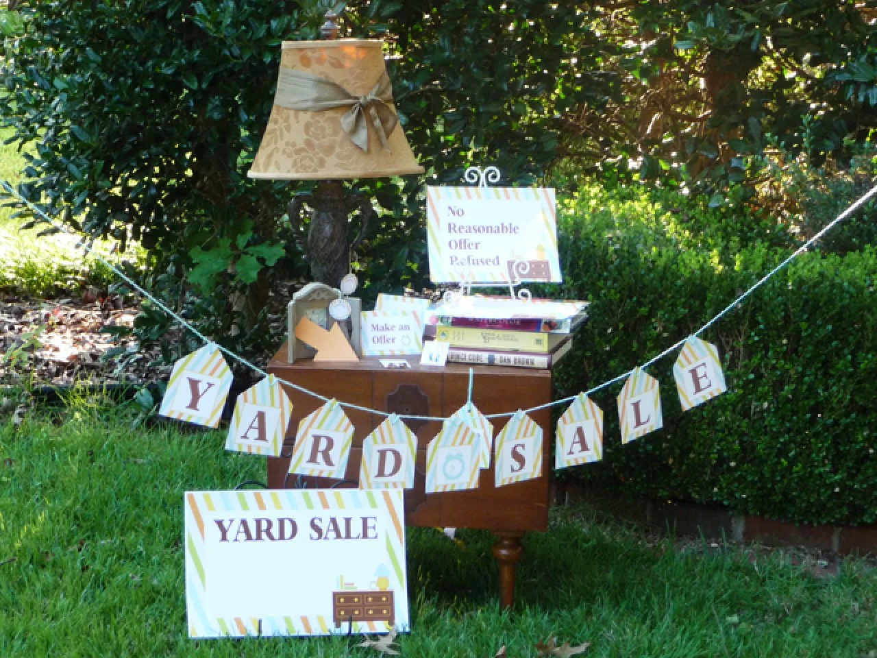 Top Tips for Throwing a Successful Yard Sale | HGTV