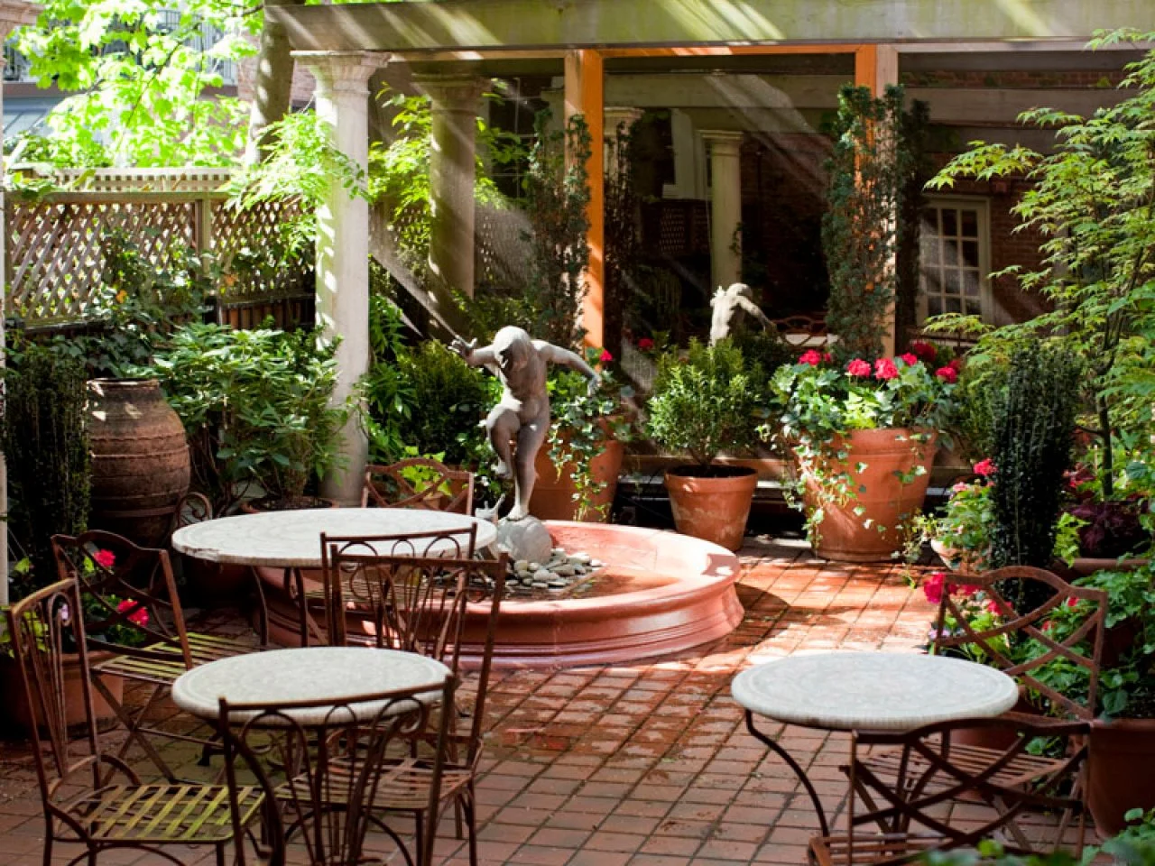 Mediterranean-Style Garden | HGTV, image size:1280x960