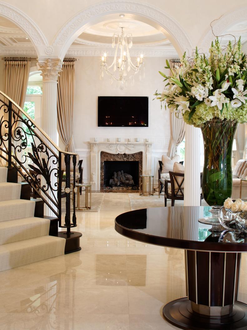 Traditional Back and White Foyer With Marble Flooring 