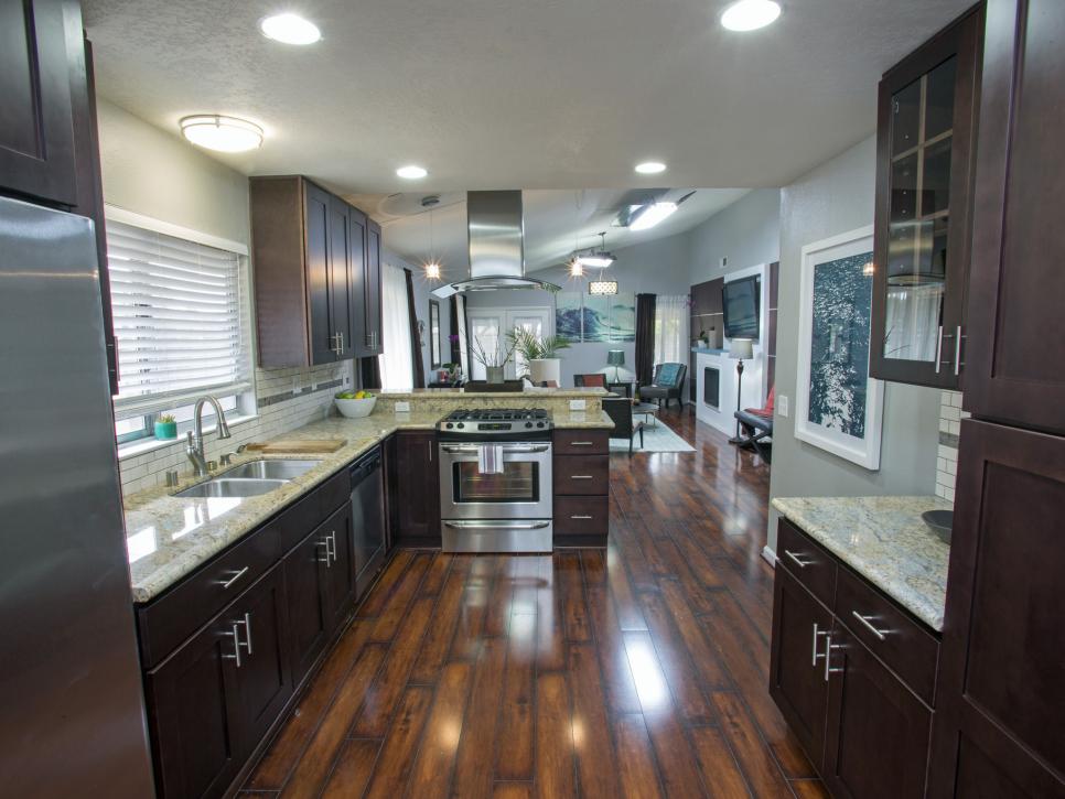 Stylish Kitchen With Dark Wood Cabinets, What Color Cabinets Go With Dark Hardwood Floors