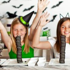 Kids' Halloween Game: Minute To Win It