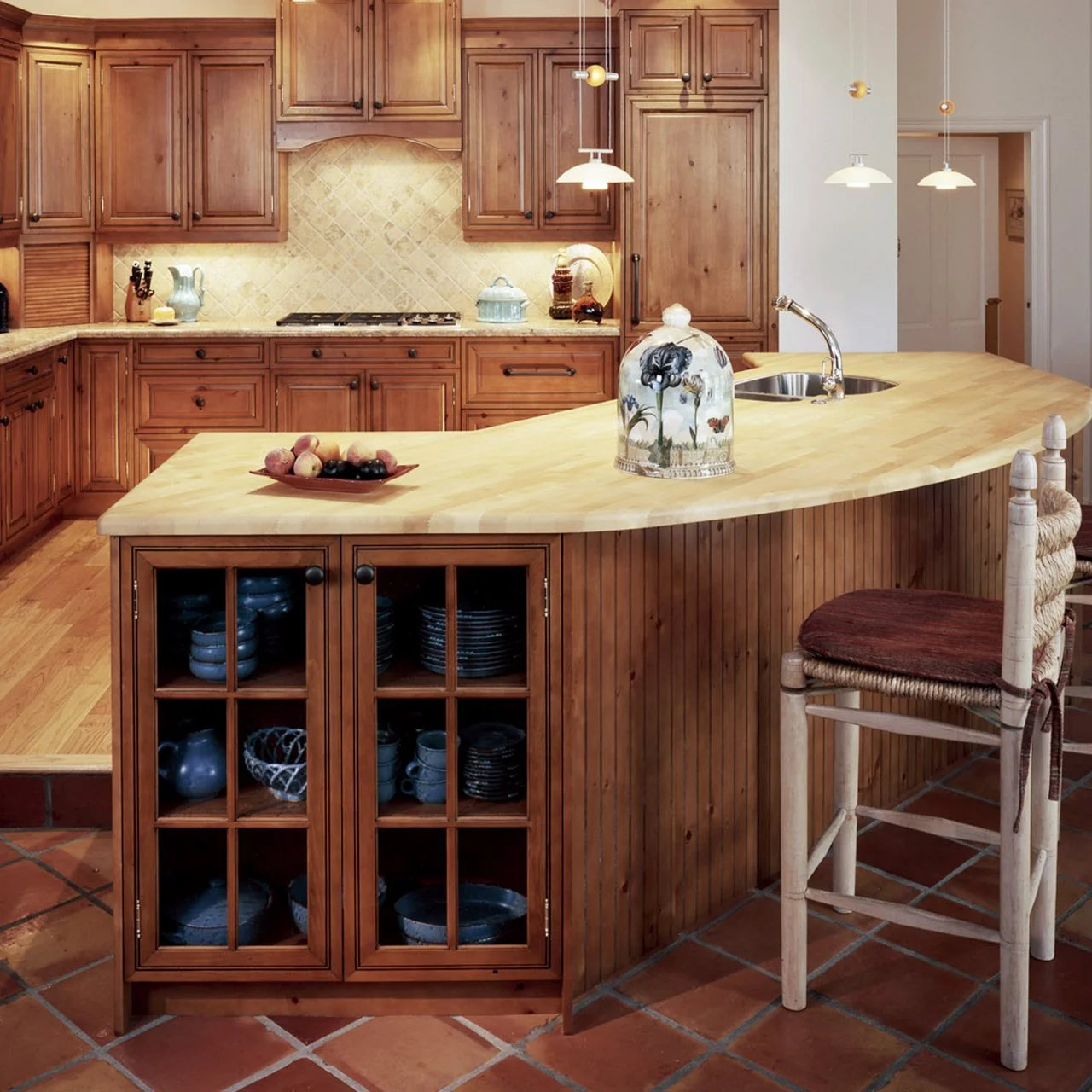 Pine kitchen hutch discount