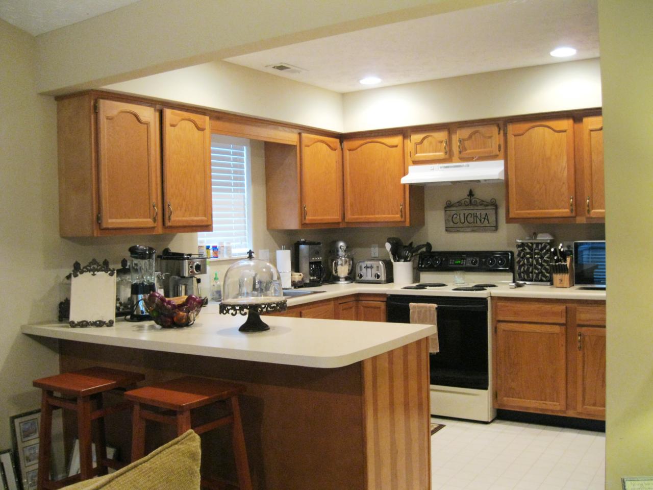 Painted Kitchen Cabinets to Refresh Your Old Kitchen