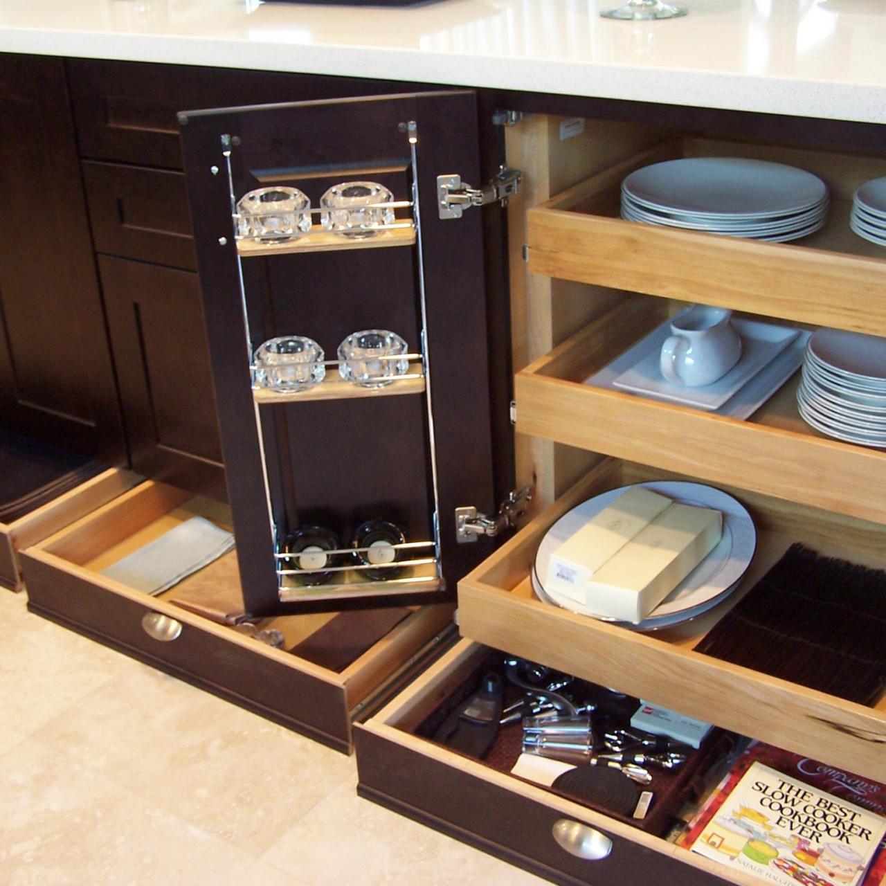 Modular Drawer Unit with 12 Pull-Out Drawers