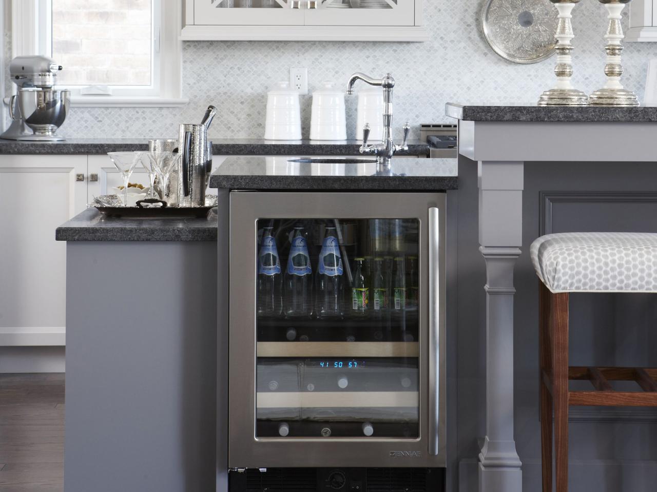 kitchen with island and bar counter