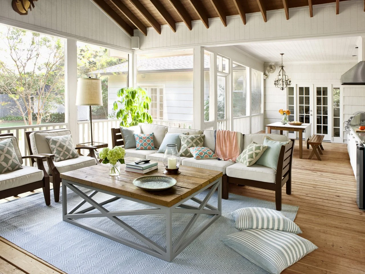 Outdoor Kitchen and Three-Season Room | HGTV, image size:1280x960