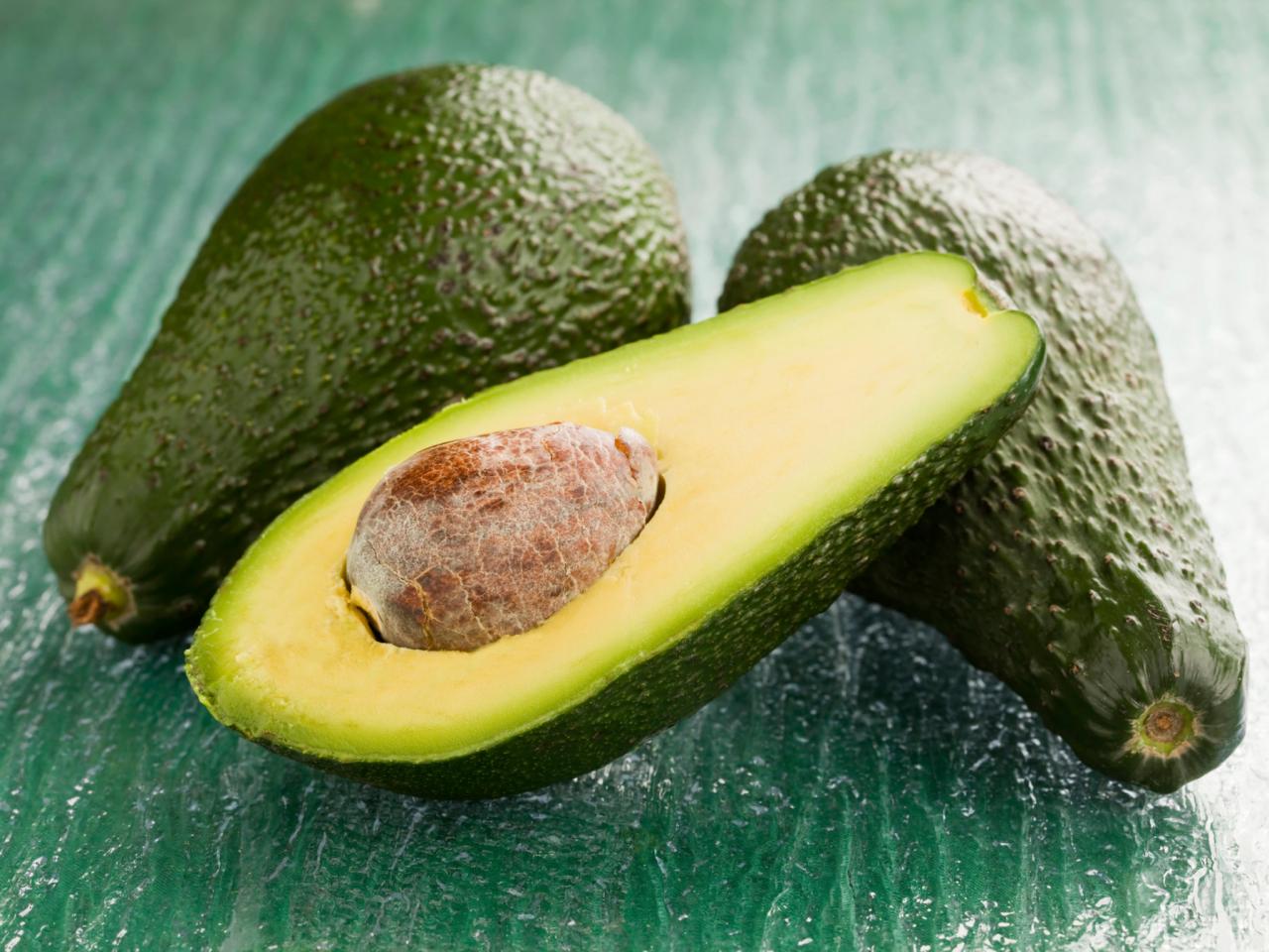 Avocado Basics : How to Cut, Peel and Prep an Avocado