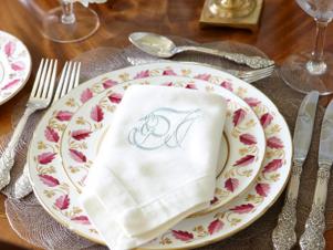 HSONE105L_traditional-place-setting
