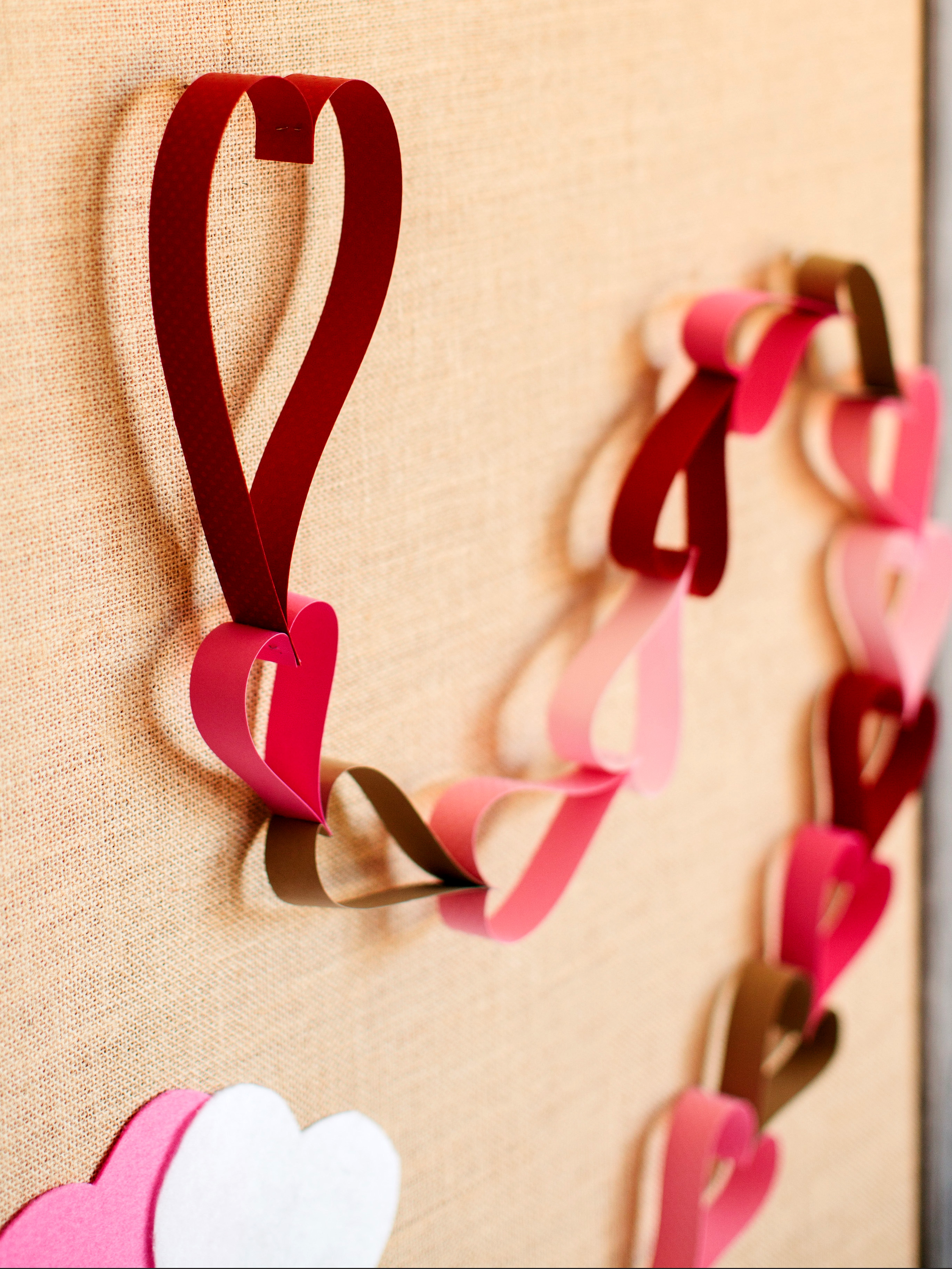 15 inch Garland Heart-Shaped Wreath Valentines Day Decorations