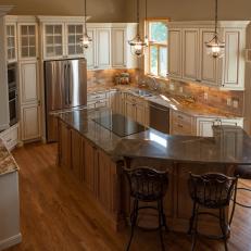 Maple Island Is Center of Traditional Kitchen