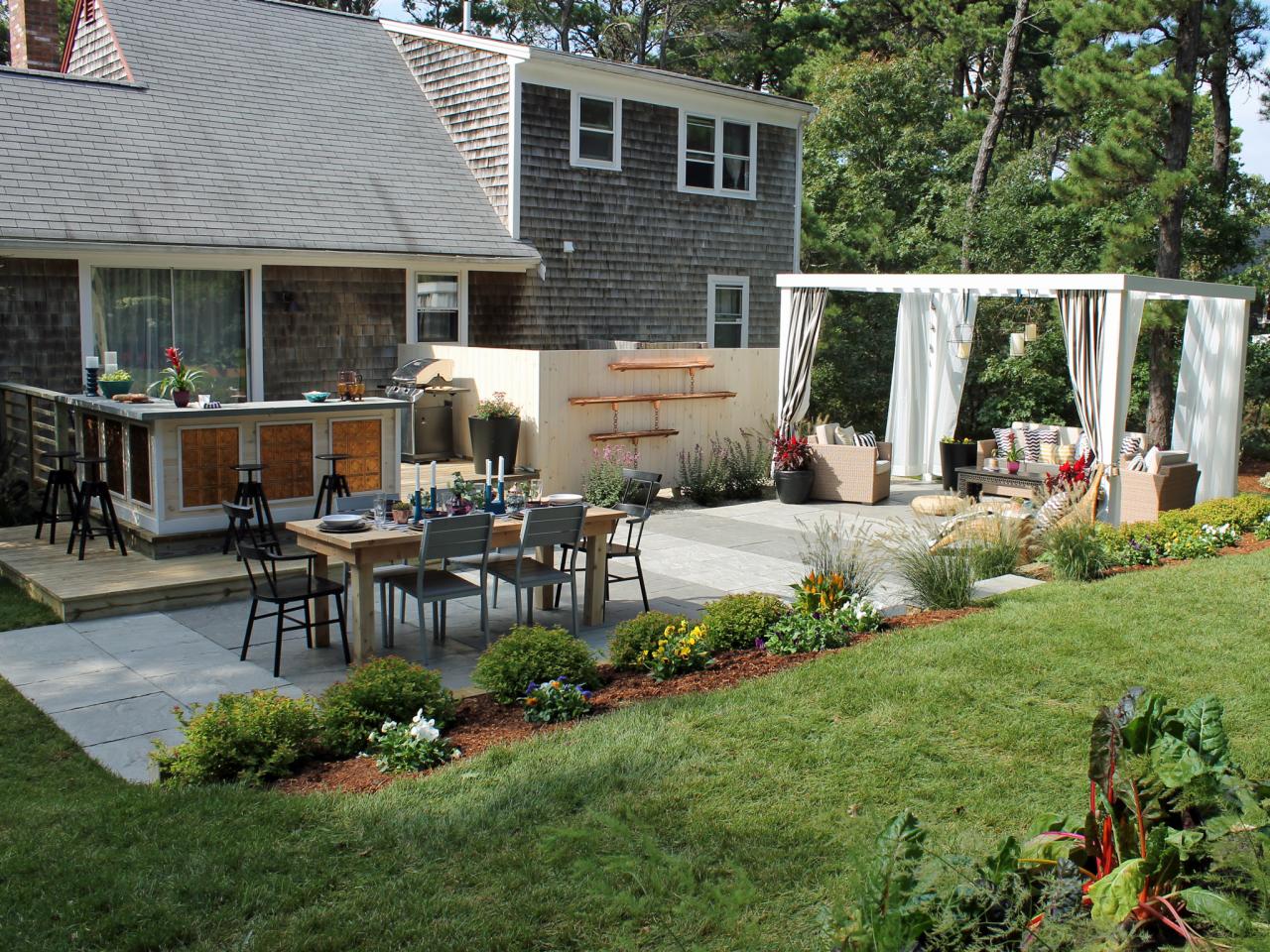 Small Backyard Ideas Shaped L