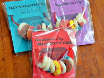Original-Marianne-Canada-Crafternoon_Valentines-Day-Candy-Necklace-Step9_h