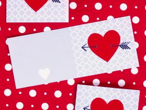 CI-Kori-Clark_Valentine-heart-cards_s3x4