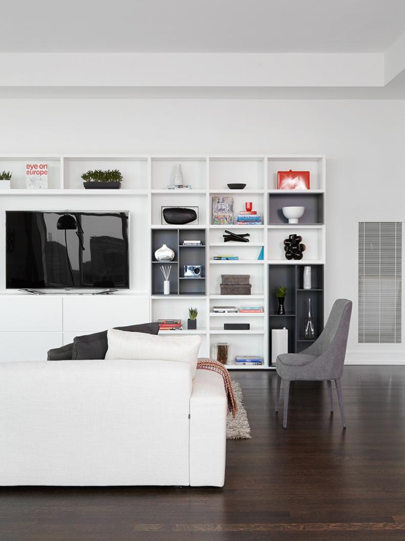 White Living Room With Contemporary Decor