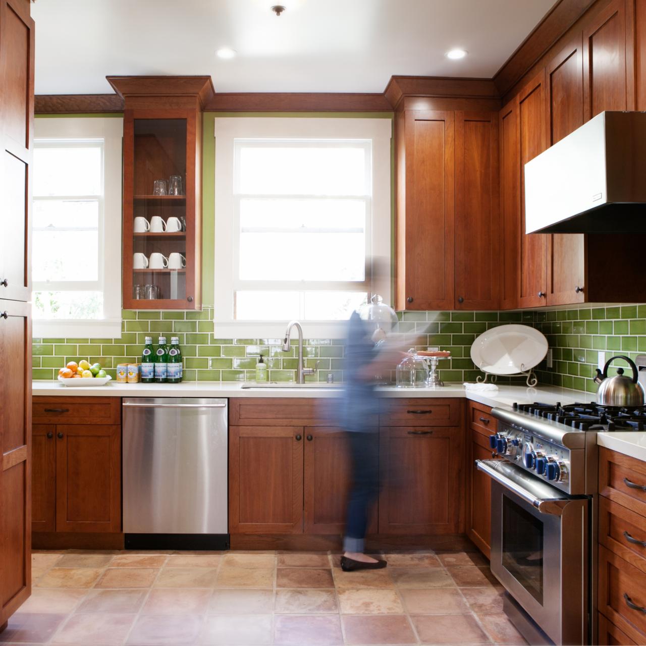 https://hgtvhome.sndimg.com/content/dam/images/hgtv/fullset/2014/10/1/0/DP_Kari-McIntosh-Dawdy-brown-Arts-and-Crafts-kitchen-green-tile_h.jpg.rend.hgtvcom.1280.1280.suffix/1412194152570.jpeg