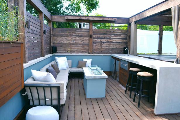 Updated Roof Deck With Fire Pit, Outdoor Bar and Seating 