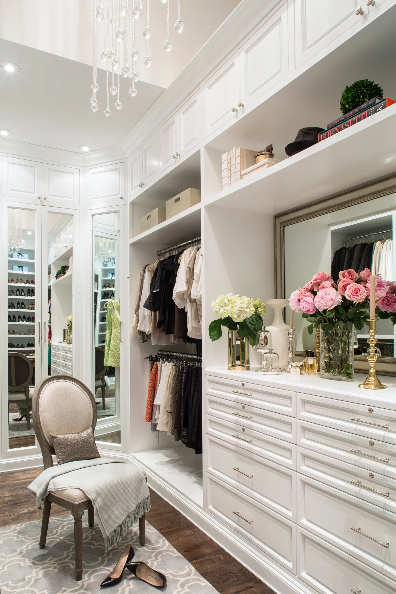 Luxurious Master Closet | HGTV, image size:1280x1920