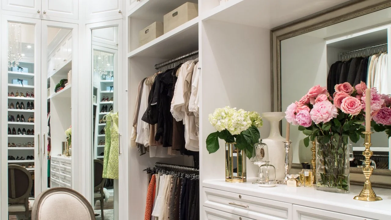Luxurious Master Closet | HGTV, image size:1280x720