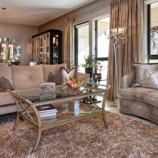 Glamorous Living Room With Feminine Look