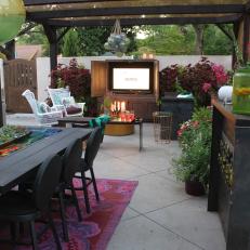 Courtyard Loaded with Colors and Eclectic Charm