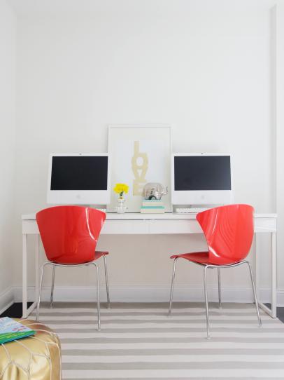 10 Simple Ideas to Decorate the Office at Work With Items From Home