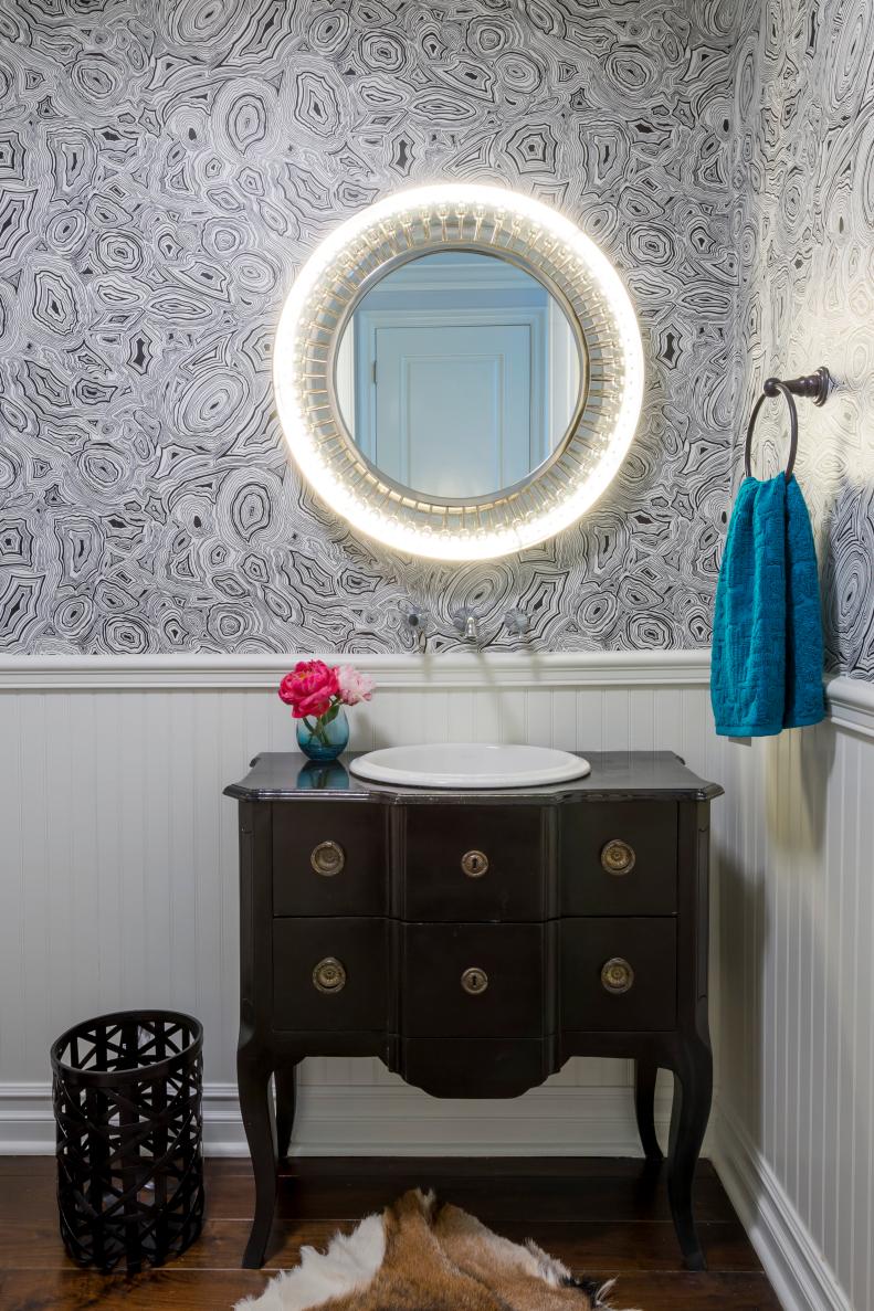 Antique-Inspired Vanity With Illuminated Vanity Mirror