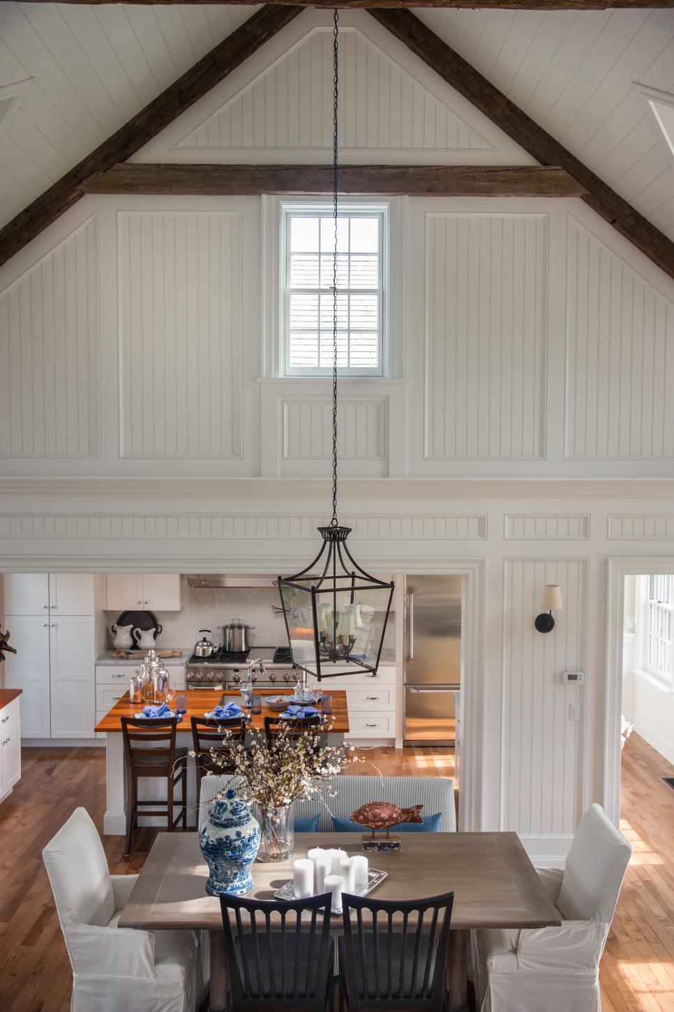 Dining Room With Vaulted Ceiling | HGTV