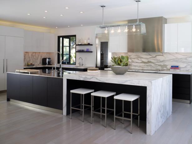 Modern Black And White Kitchen With, White Kitchen With Black Marble Countertops