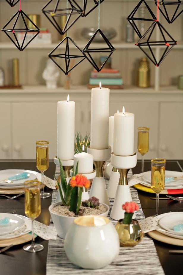 Modern Black and White Holiday Table Setting