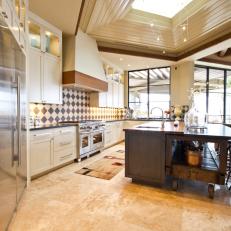 A Family Kitchen With a Twist 