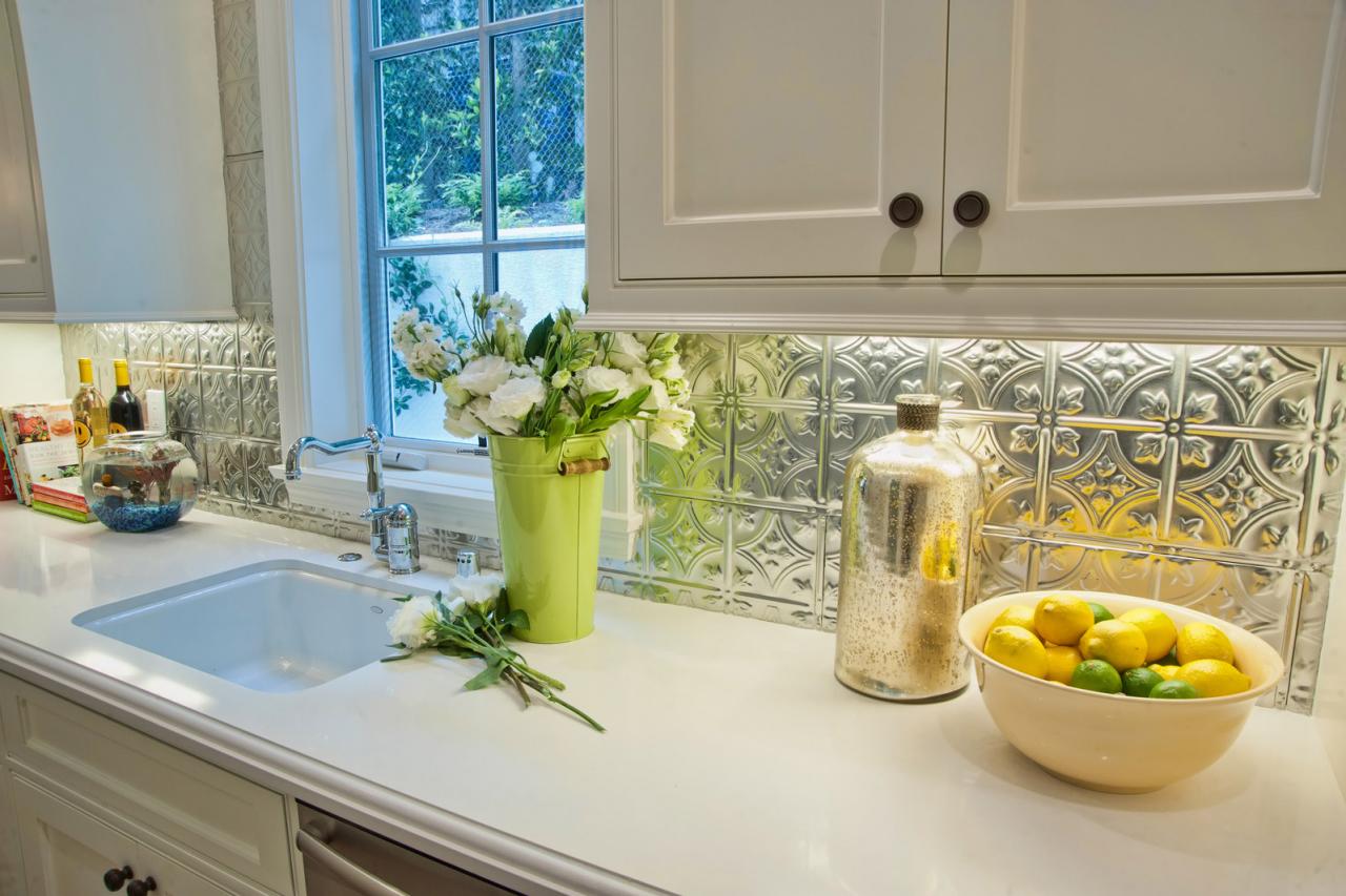 9 Kitchens With Show Stopping Backsplash Hgtv S Decorating Design Blog Hgtv