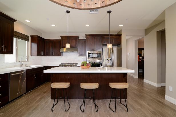 Transitional Eat-In Kitchen With White Countertops | HGTV