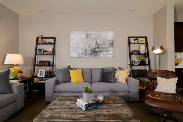 What Accent Chairs Go With Grey Sofa: Stunning Style Ideas