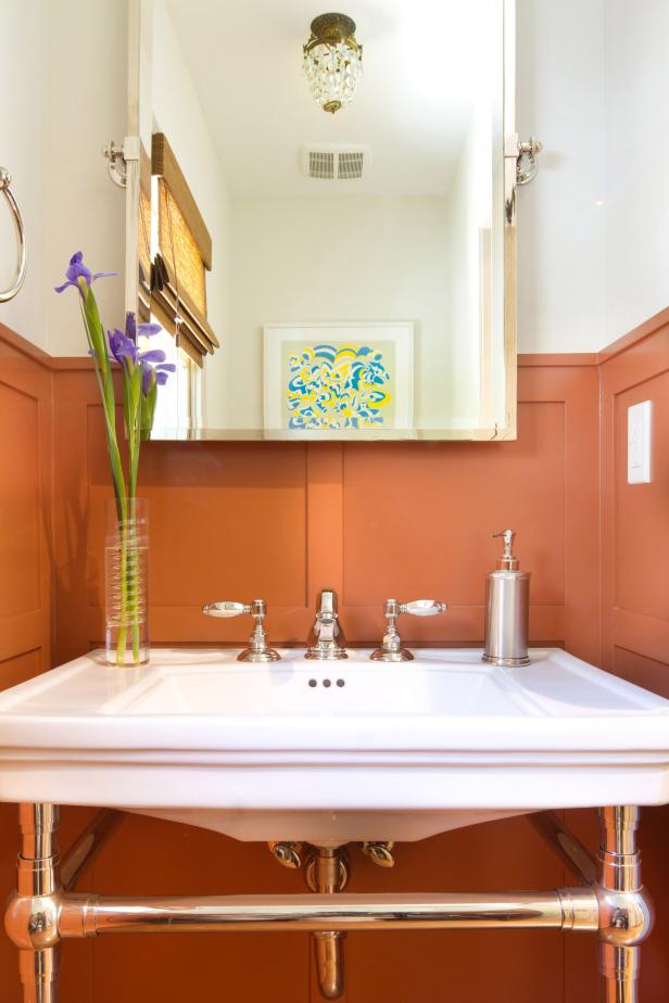 10 Paint Color Ideas for Small Bathrooms | DIY Network ...