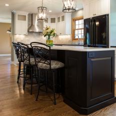 Transitional Kitchen With Eat-In Island