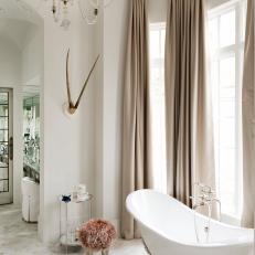 Charming Clawfoot Tub in Sophisticated Bathroom