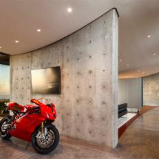 Modern Home Features Cast-In-Place Concrete Walls