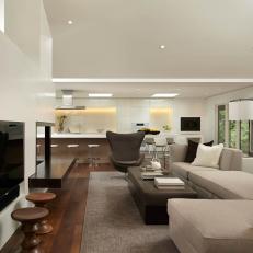 Spacious & Modern Living Room 
