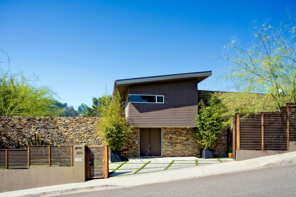 Taupe Home Exterior With Horizontal Fence
