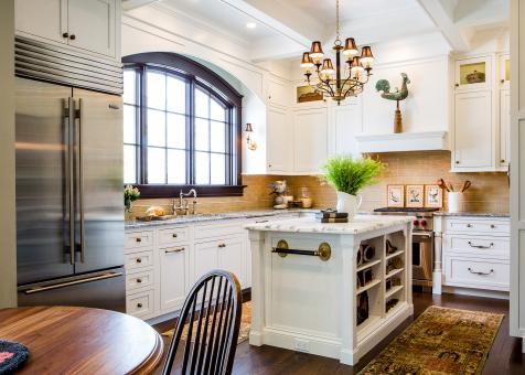 https://hgtvhome.sndimg.com/content/dam/images/hgtv/fullset/2014/12/3/0/Jenny-Rausch_Laclede-Station_Kitchen.jpg.rend.hgtvcom.476.340.suffix/1417643425914.jpeg