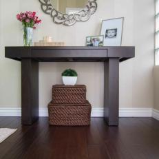 Neutral Transitional Entry With Wood Table