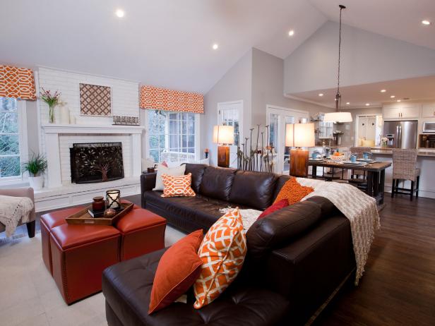 Open Living Room With Leather Sectional