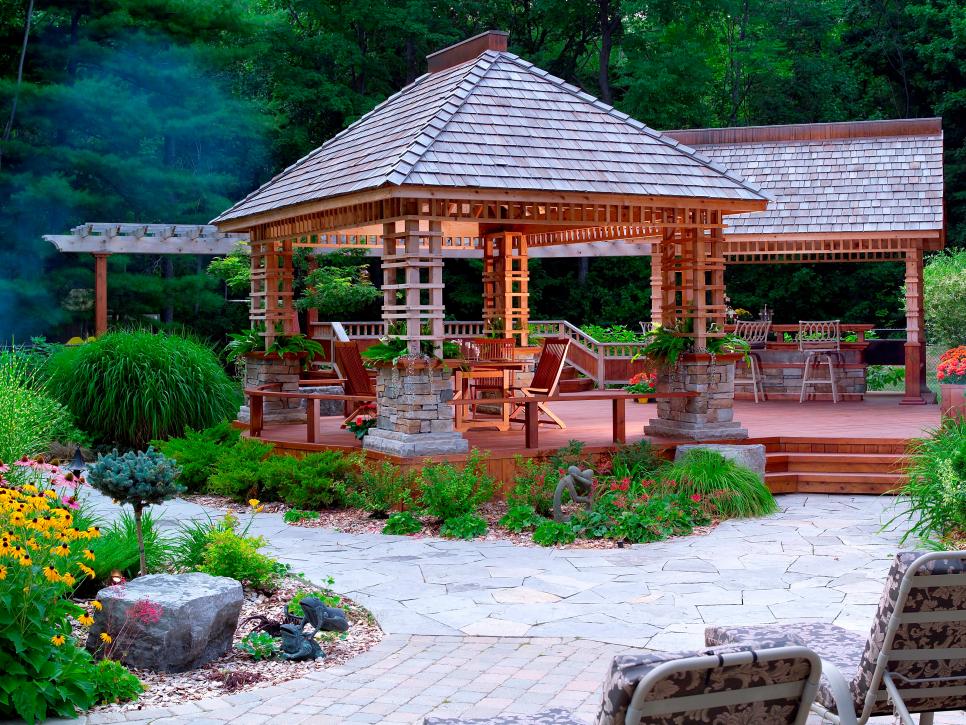 Backyard pergola designs