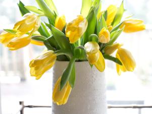 BPF_Spring-House_interior_spring-flowers_tulips_v