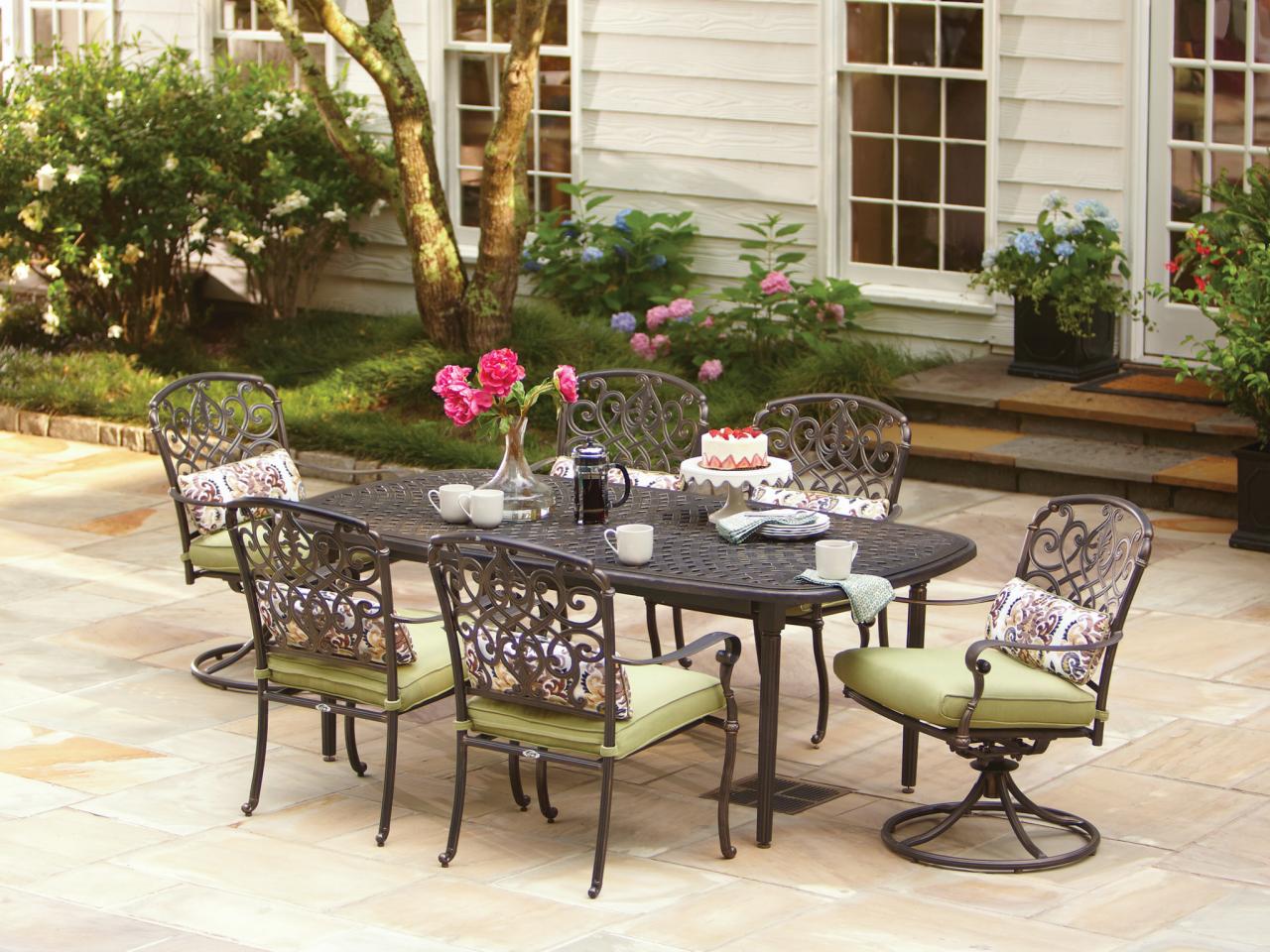 Traditional Iron Outdoor Dining Table With Matching Chairs Hgtv