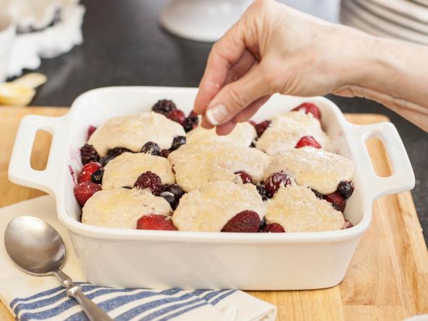 How to Make Mixed Berry Cobbler
