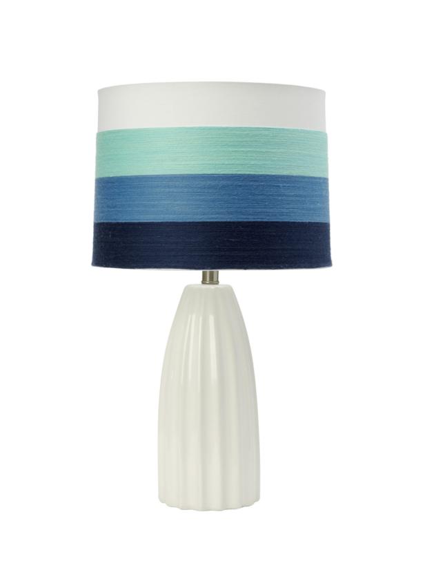 Makeover a Lamp Shade With Colored Yarn