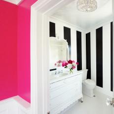 Black-and-White Hollywood Regency Bathroom With a Pop of Pink