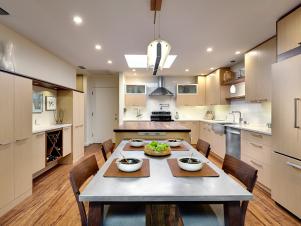 Contemporary Eat-in Kitchen Island